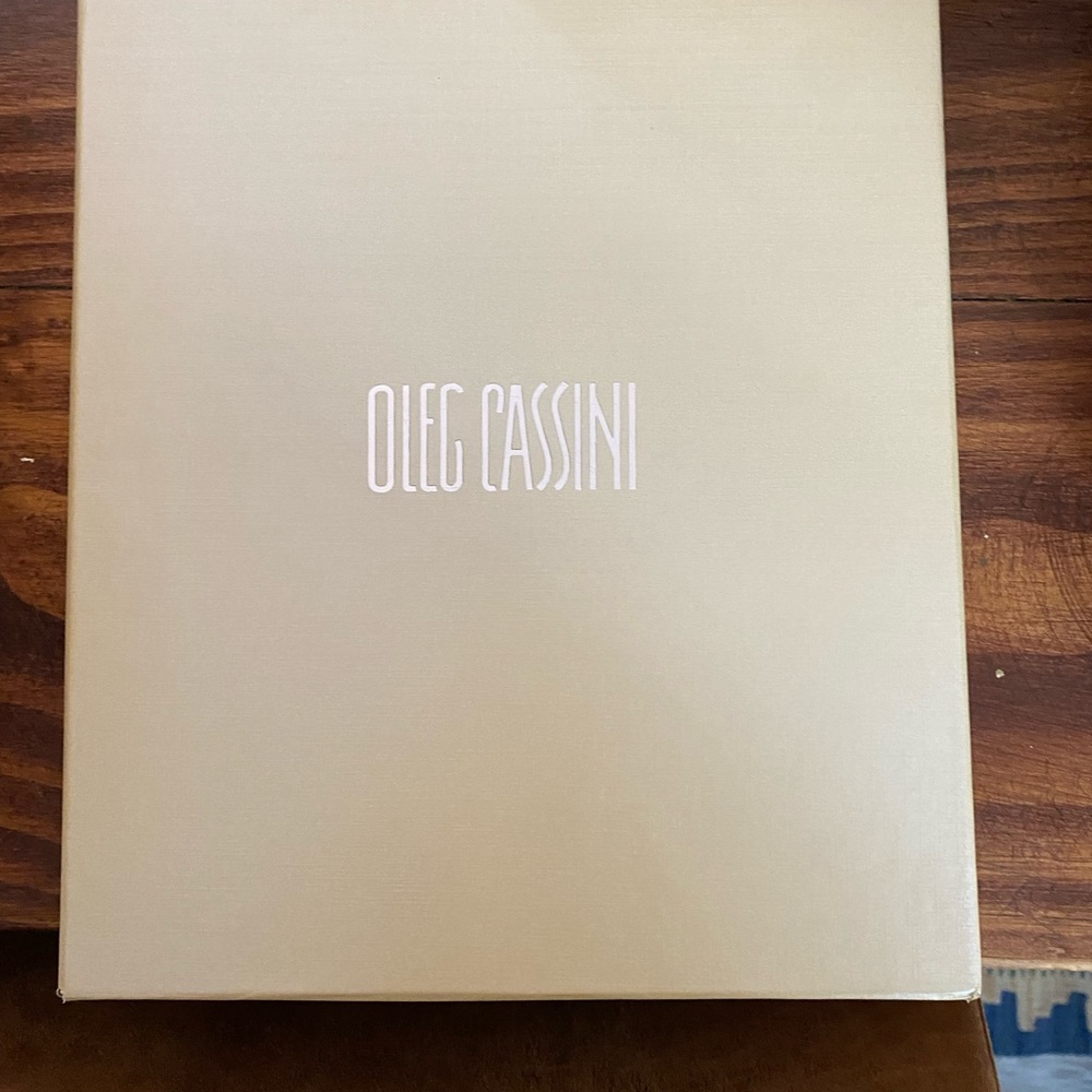 New Crystal diamond Oleg Cassini picture frame